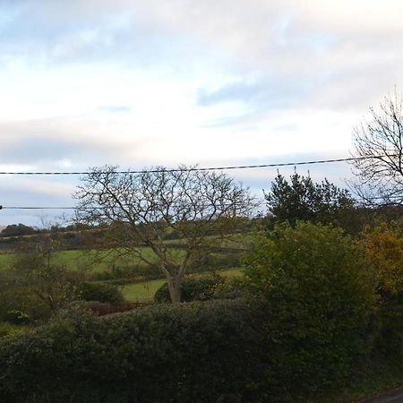 White Horse Inn Pulverbatch Church Pulverbatch ภายนอก รูปภาพ